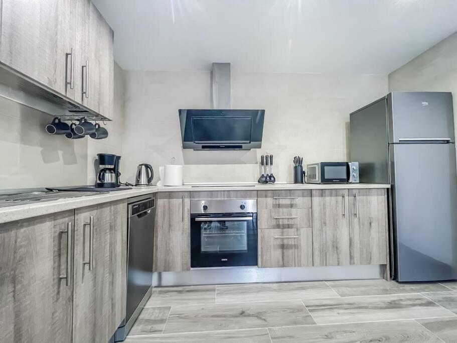 Modern 2 Bed Apartment With Pool In ฟรีฮิเลียนา ภายนอก รูปภาพ