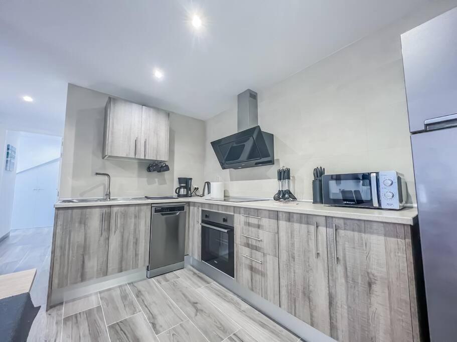 Modern 2 Bed Apartment With Pool In ฟรีฮิเลียนา ภายนอก รูปภาพ