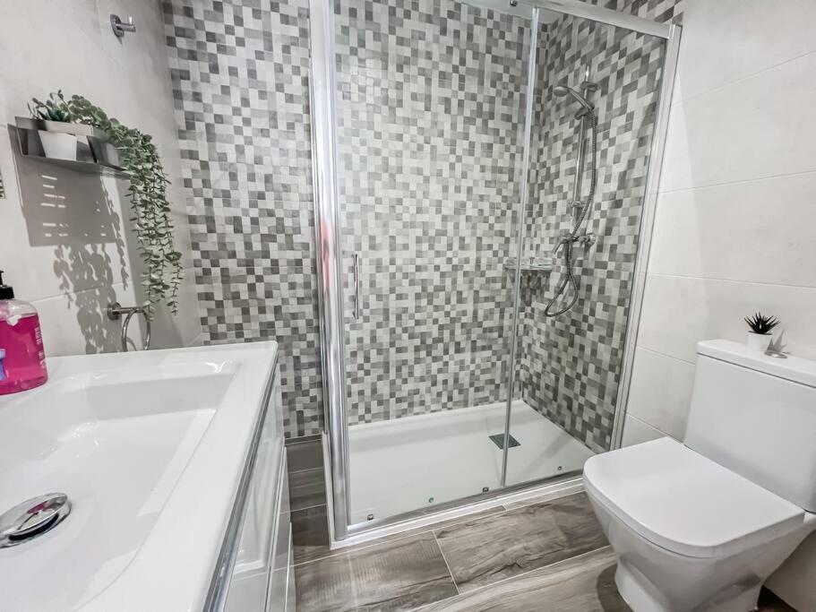 Modern 2 Bed Apartment With Pool In ฟรีฮิเลียนา ภายนอก รูปภาพ